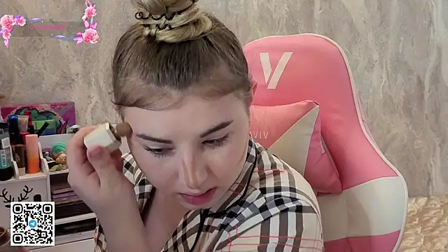 Snapshot of softiekitty chatting on July 3, 2026, 2:12 pm softiekitty online show from July 3, 2026, 2:12 pm
