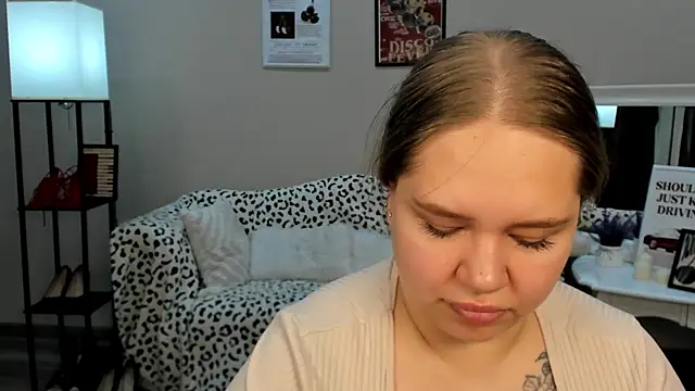 DianaKristol online show from May 18, 2026, 4:07 am