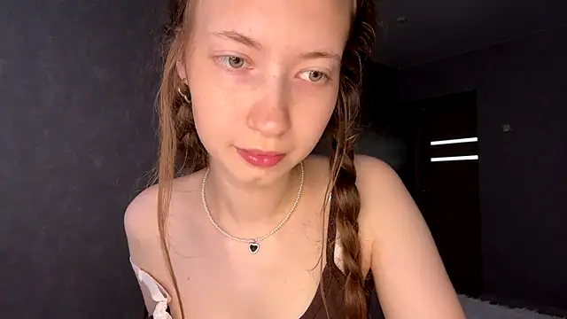 Emily Mur  online show from July 14, 2026, 5:12 am