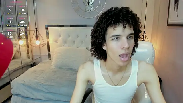 Snapshot of felix_haze chatting on June 7, 2026, 6:11 pm felix haze online show from June 7, 2026, 6:11 pm