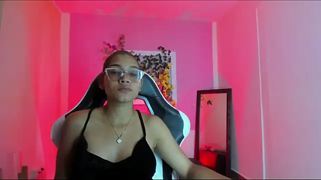 Scarlett Lune online show from May 29, 2026, 7:23 pm