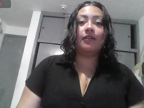Alaia moretti online show from May 30, 2026, 1:46 am