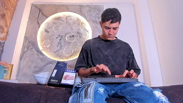 Diamondss 1 online show from July 11, 2026, 11:06 pm