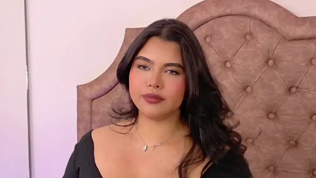 SophiaCollinss online show from May 23, 2026, 8:57 pm