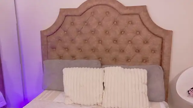 SophiaCollinss online show from May 28, 2026, 6:16 pm