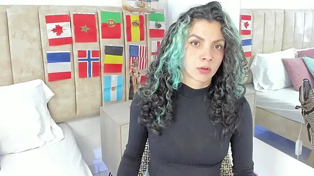DinahCarter online show from July 7, 2026, 12:31 pm