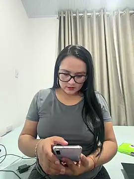 Snapshot of rousee69_ chatting on June 14, 2026, 5:20 am rousee69 online show from June 14, 2026, 5:20 am
