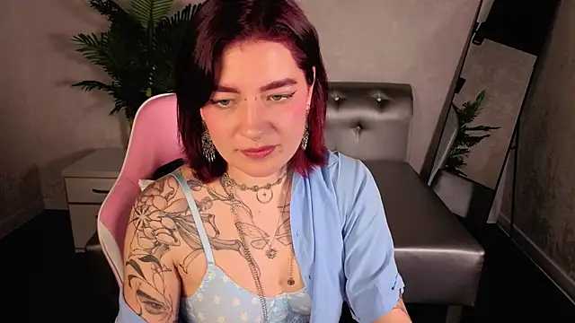 Nikki Gringer online show from May 27, 2026, 1:57 am