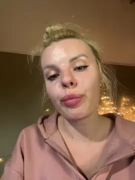 Snapshot of MissAnabel_ chatting on May 27, 2026, 6:27 pm MissAnabel online show from May 27, 2026, 6:27 pm