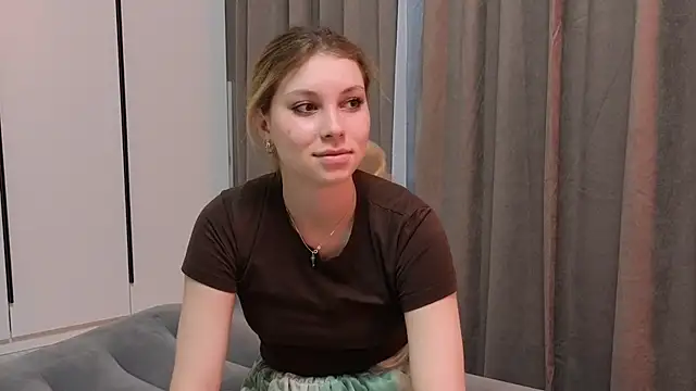 Sairallyn online show from June 14, 2026, 9:17 pm