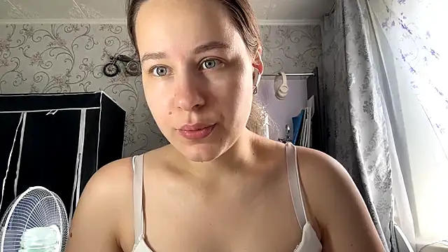 KathyrnEdmison online show from June 1, 2026, 5:09 am