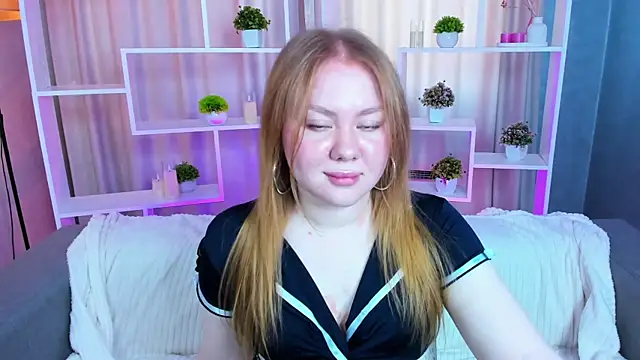 Snapshot of AlexaaBee chatting on May 16, 2026, 8:11 am AlexaaBee online show from May 16, 2026, 8:11 am