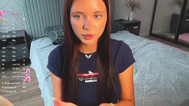 Snapshot of aminaliven chatting on June 16, 2026, 4:09 pm aminaliven online show from June 16, 2026, 4:09 pm