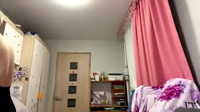 CuteLilit online show from May 16, 2026, 5:12 pm