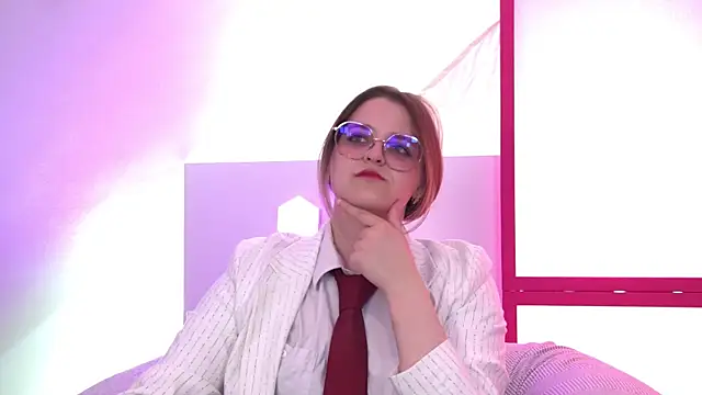 AlexaAvery online show from May 27, 2026, 6:21 am