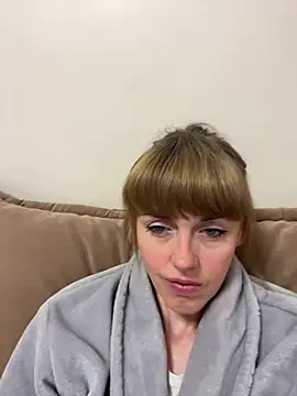 Kamilochka29511 online show from May 28, 2026, 5:27 am