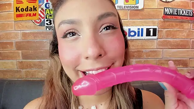 foxy antonela online show from July 15, 2026, 2:39 am
