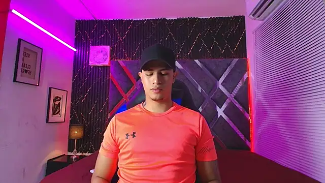 Snapshot of dominic_connor chatting on July 10, 2026, 3:33 am dominic connor online show from July 10, 2026, 3:33 am