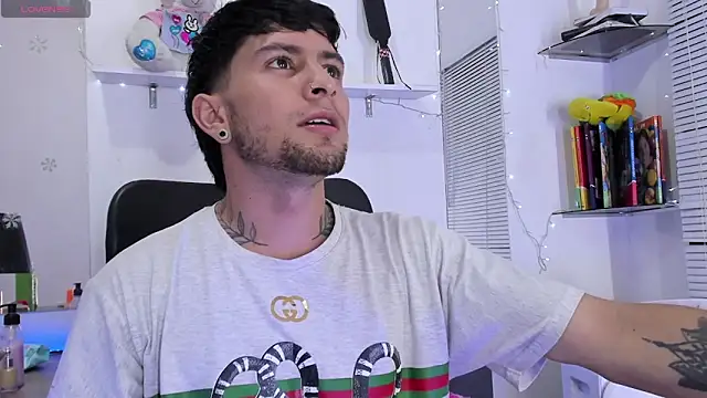 StefanoBigCock online show from May 21, 2026, 7:10 pm