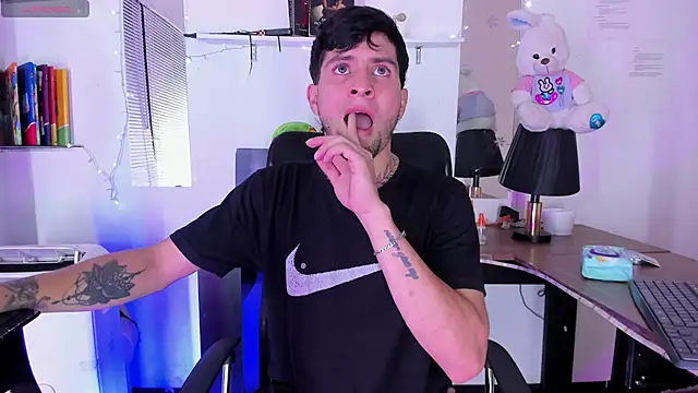 StefanoBigCock online show from May 27, 2026, 7:22 pm
