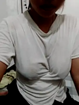 Snapshot of Mirra-a chatting on June 28, 2026, 12:33 pm Mirra-a online show from June 28, 2026, 12:33 pm