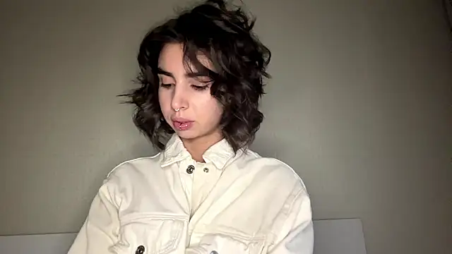 JessiaRuezga online show from May 20, 2026, 1:39 pm