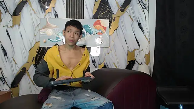 RONALDA HOT26 online show from May 27, 2026, 7:49 am
