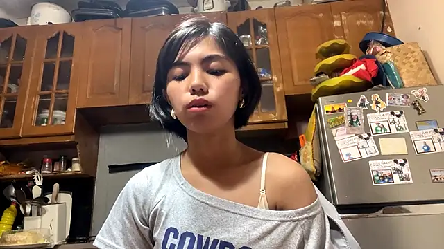YukikoSchaefers online show from May 25, 2026, 3:12 am