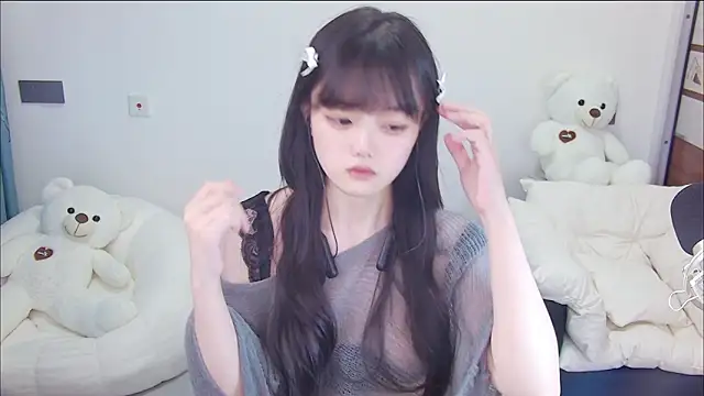 Evil-Bunny007 online show from May 26, 2026, 1:07 pm