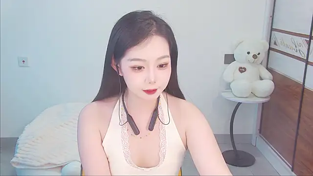 swie111 online show from May 18, 2026, 3:02 am