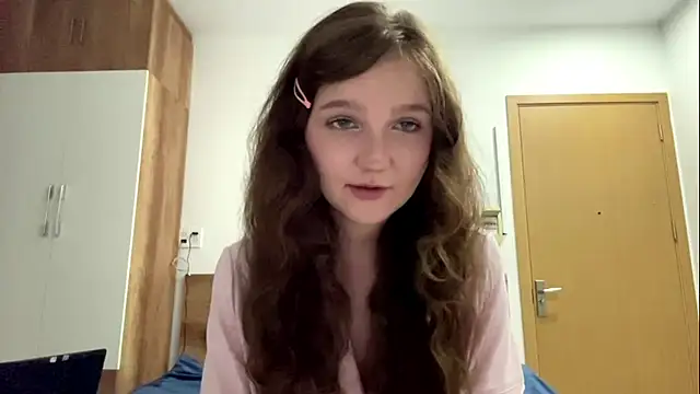 MarryWish1 online show from May 17, 2026, 2:02 pm