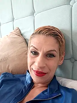 KittyDesiree online show from July 9, 2026, 4:22 pm
