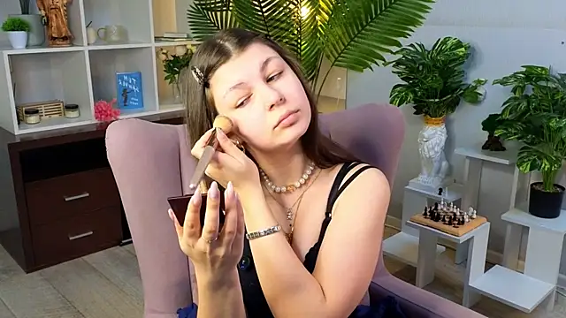 RomanaBackus online show from May 19, 2026, 1:17 pm