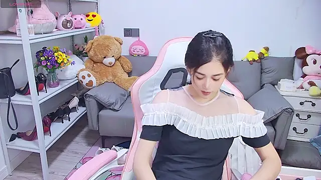 Snapshot of QinQin-888 chatting on July 14, 2026, 12:33 pm QinQin-888 online show from July 14, 2026, 12:33 pm