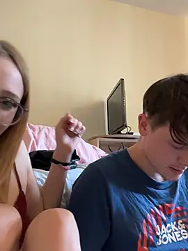 LauraundSteve  online show from May 20, 2026, 2:34 pm