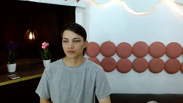 MaxxLouis online show from May 27, 2026, 11:29 am
