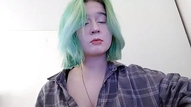 HunXena online show from May 20, 2026, 4:02 pm