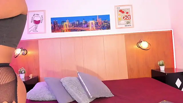 Anniie Fox  online show from July 8, 2026, 1:04 pm