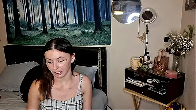 DallasWeese online show from June 3, 2026, 12:24 am