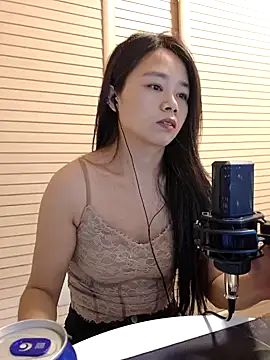 yueyue 99 online show from May 23, 2026, 3:49 pm