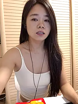 yueyue 99 online show from May 27, 2026, 3:09 pm