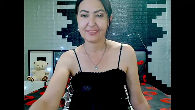 Ada Vera online show from June 19, 2026, 11:58 am