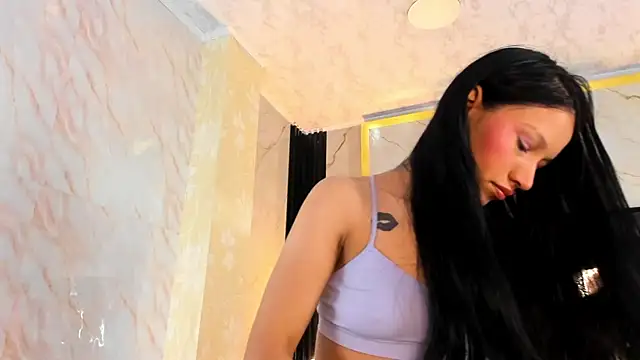SophiieCalloway1 online show from May 21, 2026, 2:24 pm