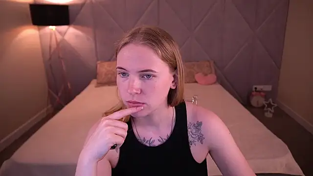 NikkyReyyy online show from May 20, 2026, 5:24 am