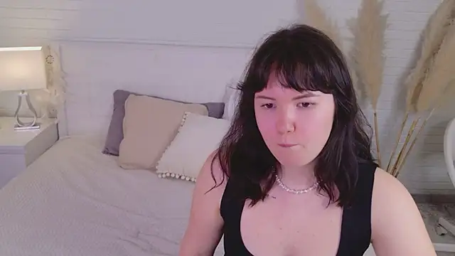 Ariella  cute online show from May 31, 2026, 3:08 pm