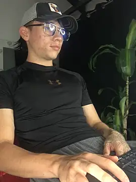 Salvatore angelo online show from May 27, 2026, 3:03 am