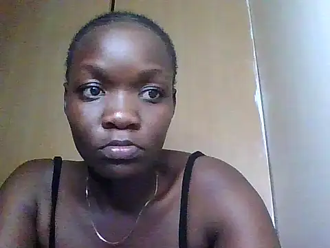 joyvall01 online show from May 25, 2026, 4:35 pm