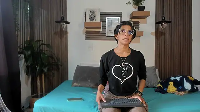 Evaa campbell online show from July 13, 2026, 12:19 pm