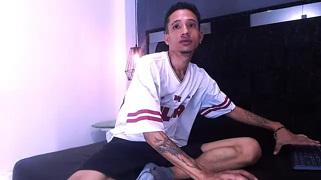 anxiuos miller online show from May 28, 2026, 4:21 am