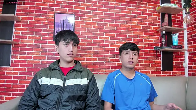 Hoot boyss  online show from May 26, 2026, 7:54 pm